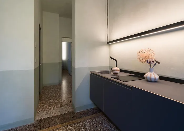 Palazzo Archimede In Via Indipendenza 401 Bolonya